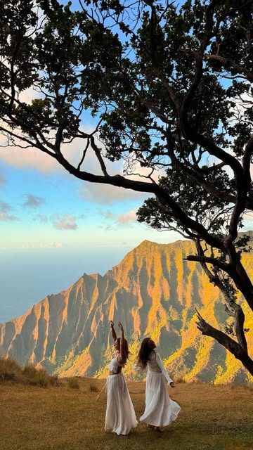 Почему люди выбирают путешествовать с нами?

• маленькие группы до 8 человек
• продуманный маршрут
• проверенные локации
• атмосфера настоящего путешествия

Большинство участников приезжают одни,
а уе