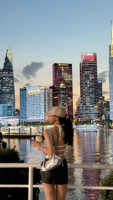 Мы прилетели в Хошимин 😍

И не просто так - мы здесь, чтобы показать вам, что вас ждет в нашей новой программе с 15 по 24 мая ✈️

Этот город - настоящий рай для шопинга 🛍️
Тут можно найти всё: от лока